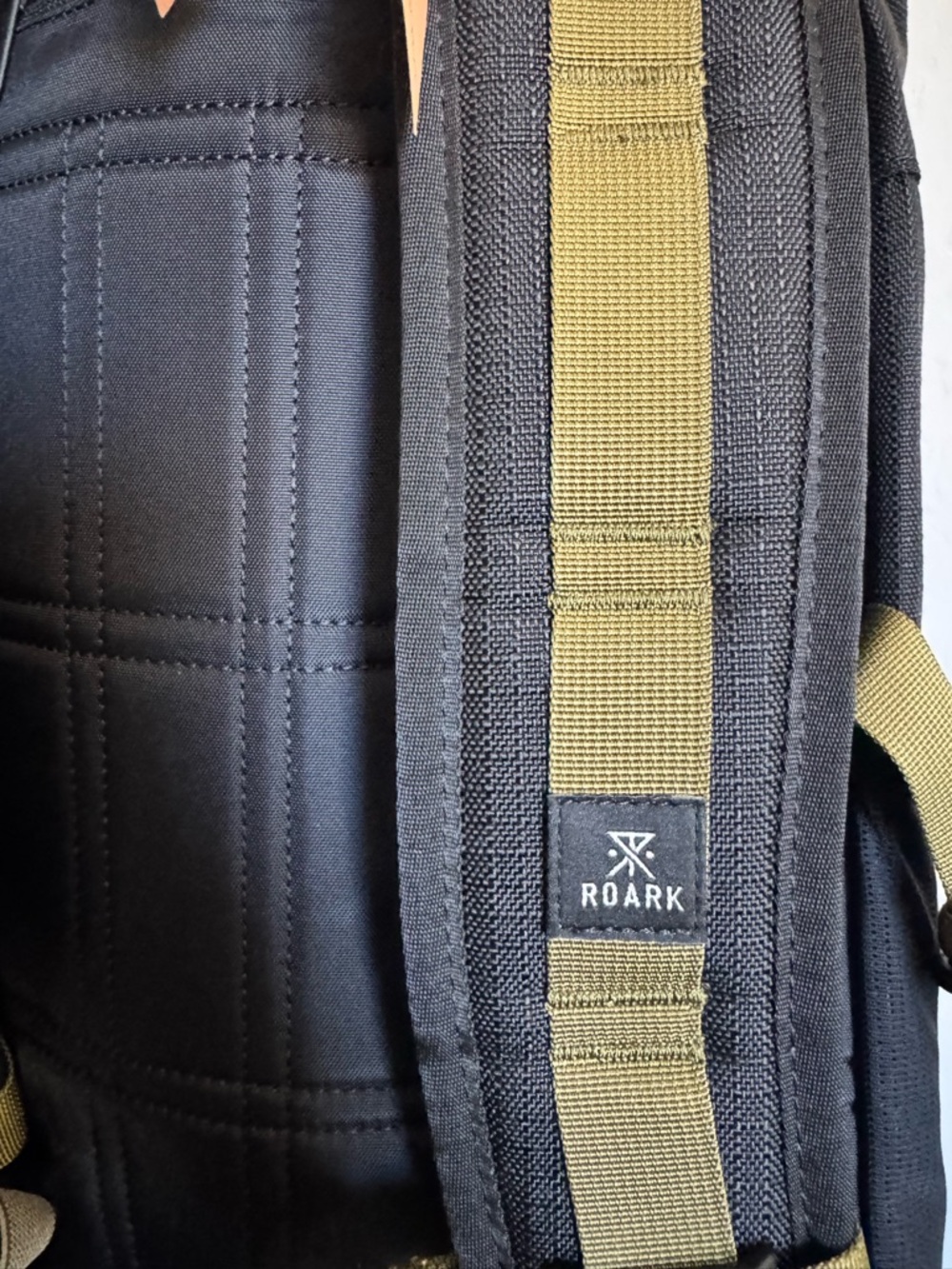 Roark Passenger 27L 2.0 Backpack, Travel Day Pack with Laptop Storage, Black - Picture 12 of 15